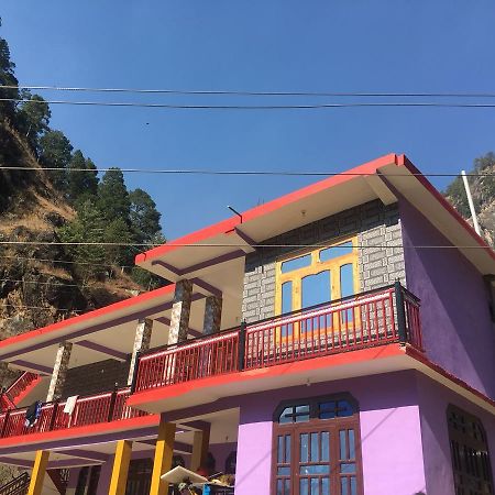 Snow View Guest House Kasol Esterno foto
