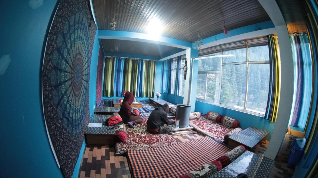 Snow View Guest House Kasol Esterno foto