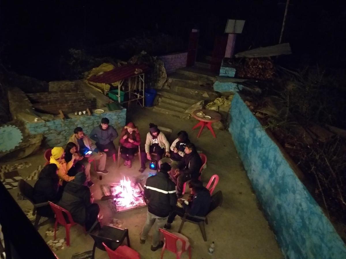 Snow View Guest House Kasol Esterno foto