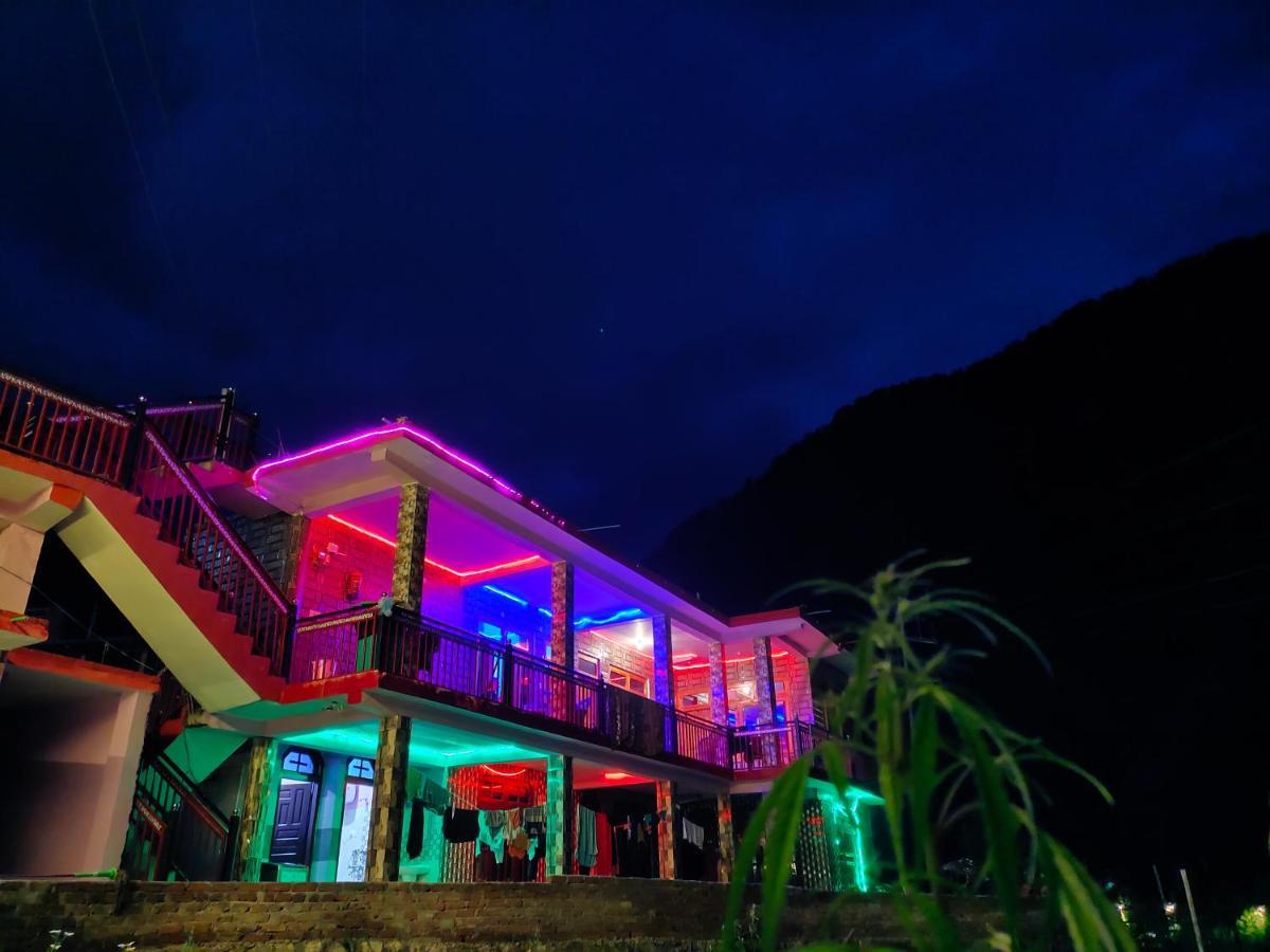 Snow View Guest House Kasol Esterno foto