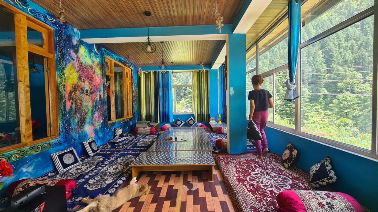 Snow View Guest House Kasol Esterno foto