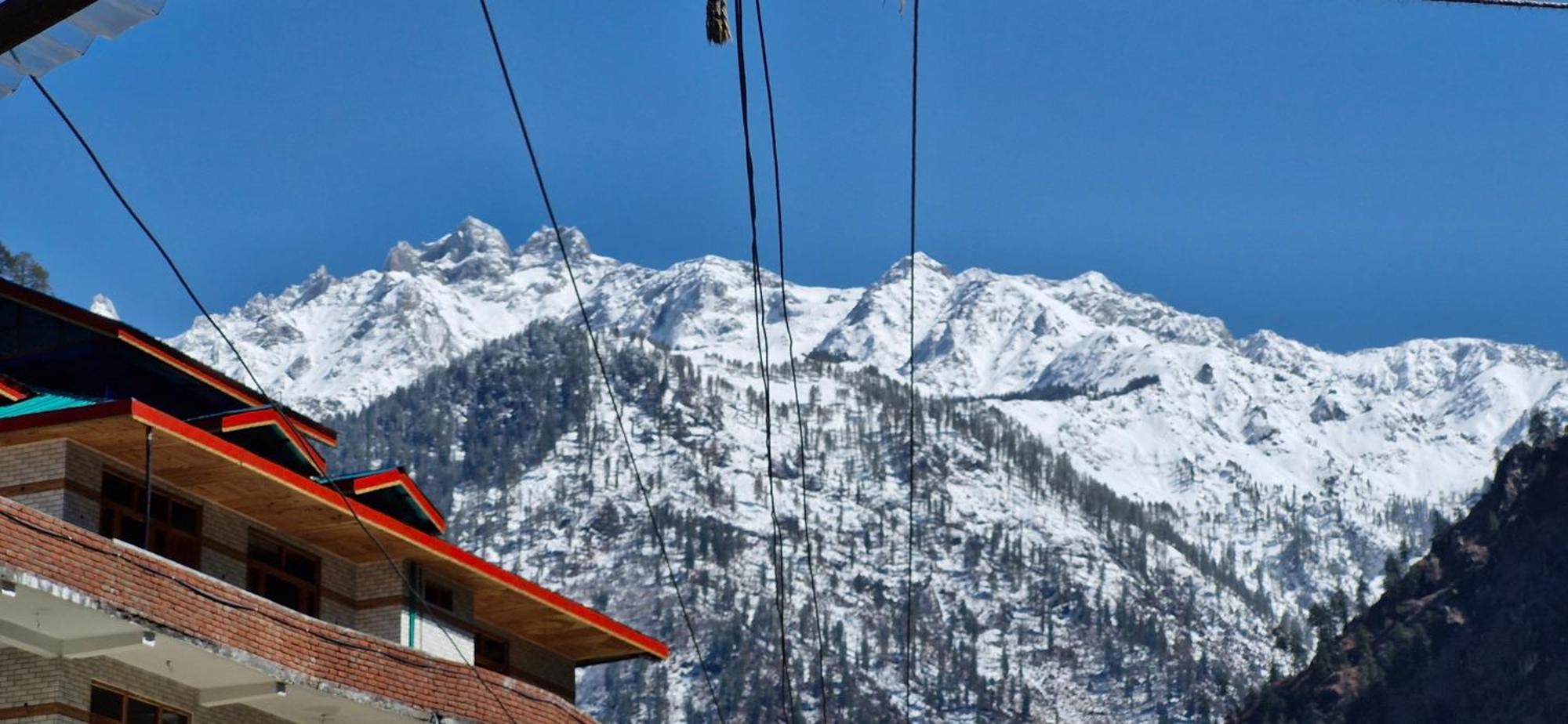 Snow View Guest House Kasol Esterno foto