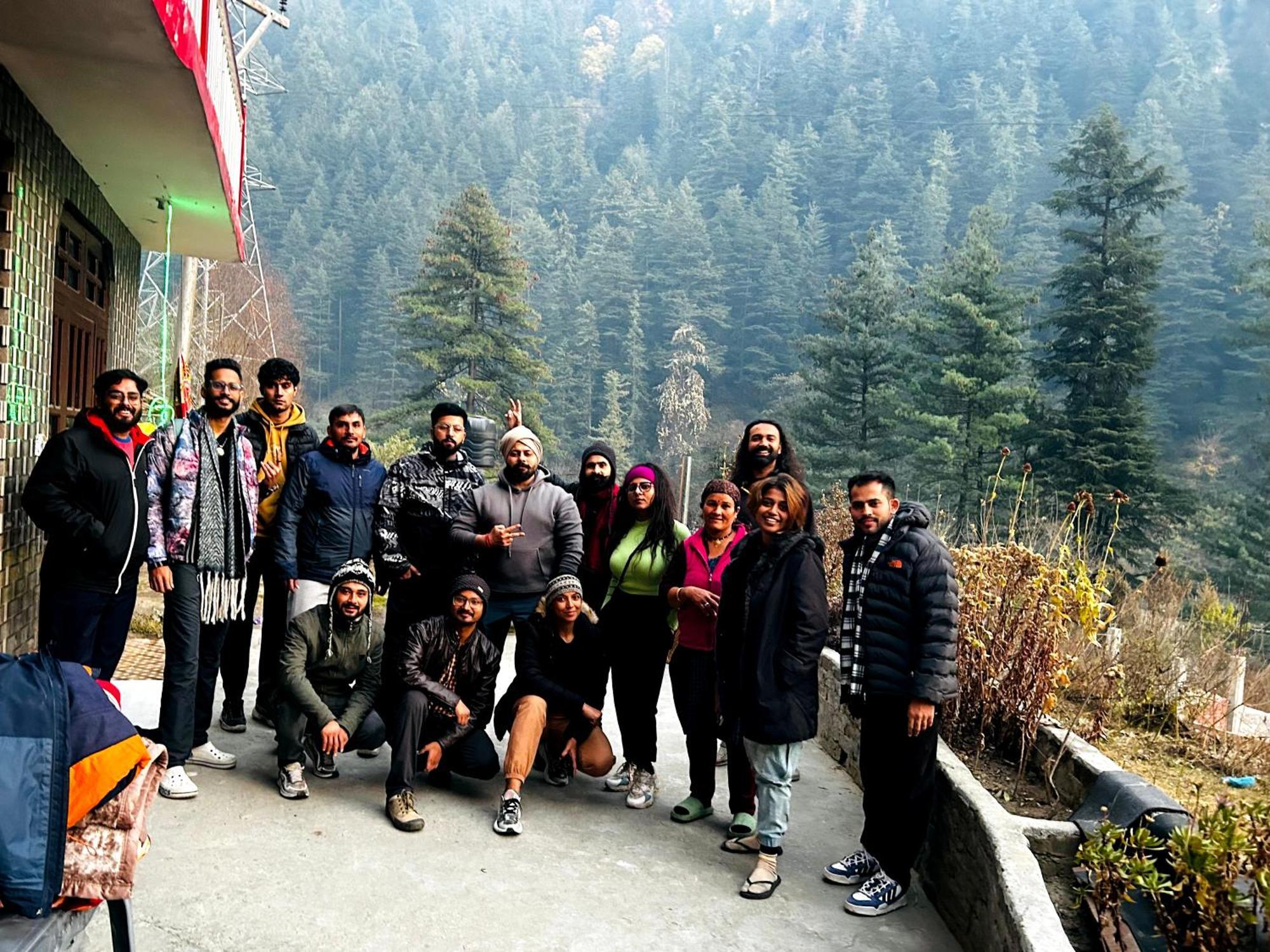 Snow View Guest House Kasol Esterno foto