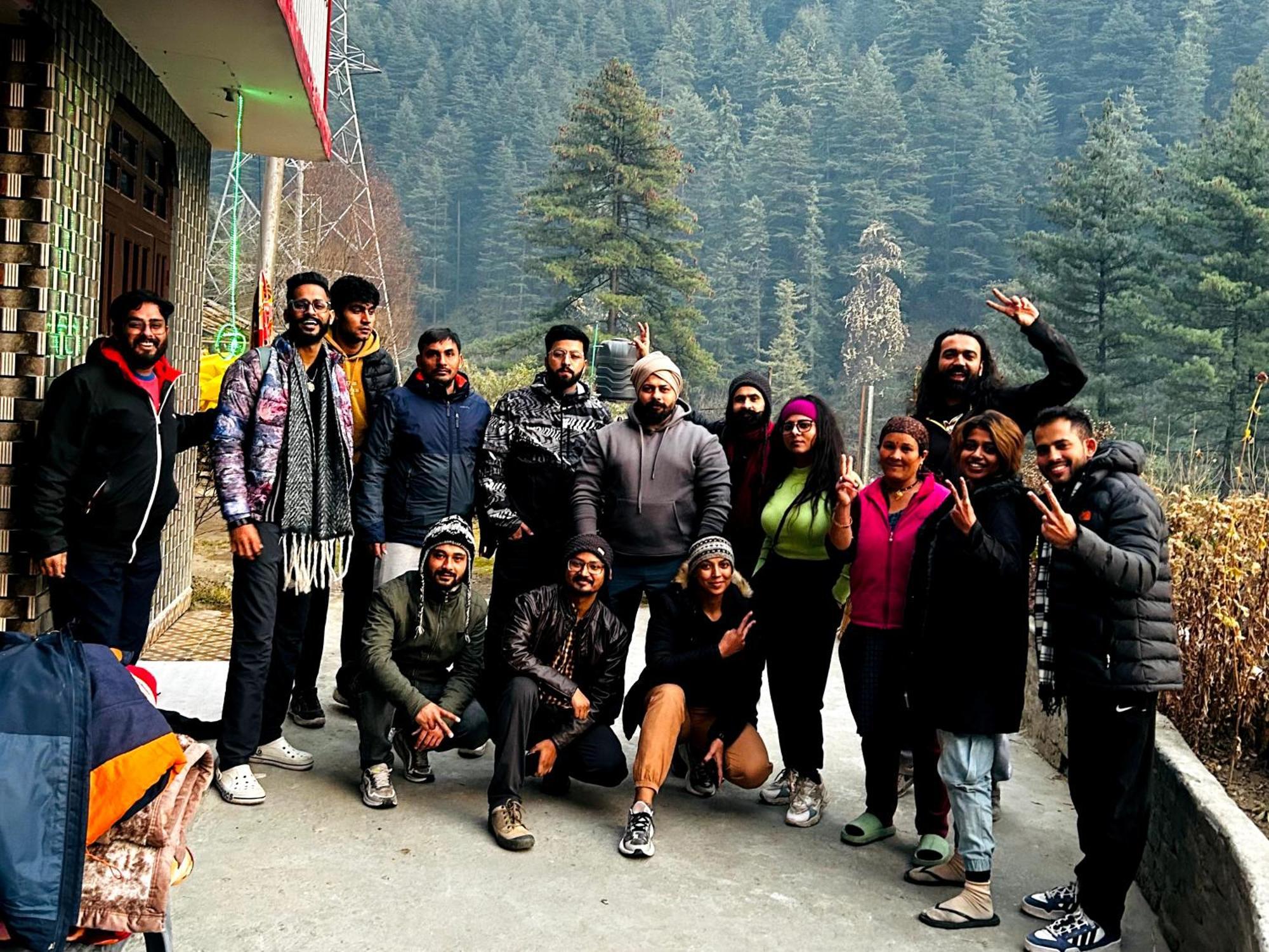 Snow View Guest House Kasol Esterno foto