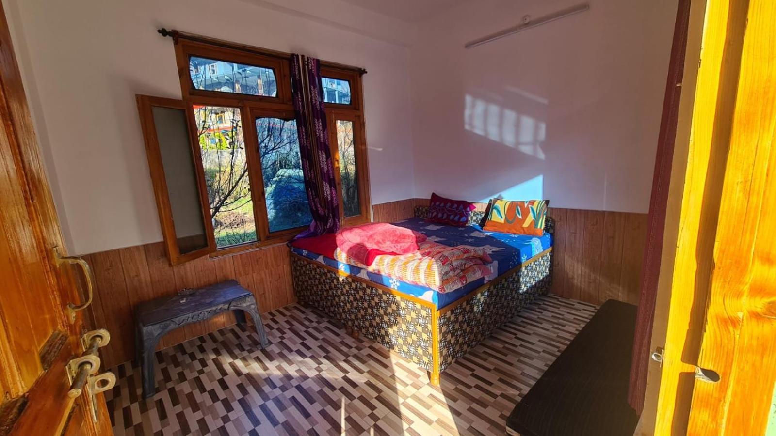 Snow View Guest House Kasol Camera foto
