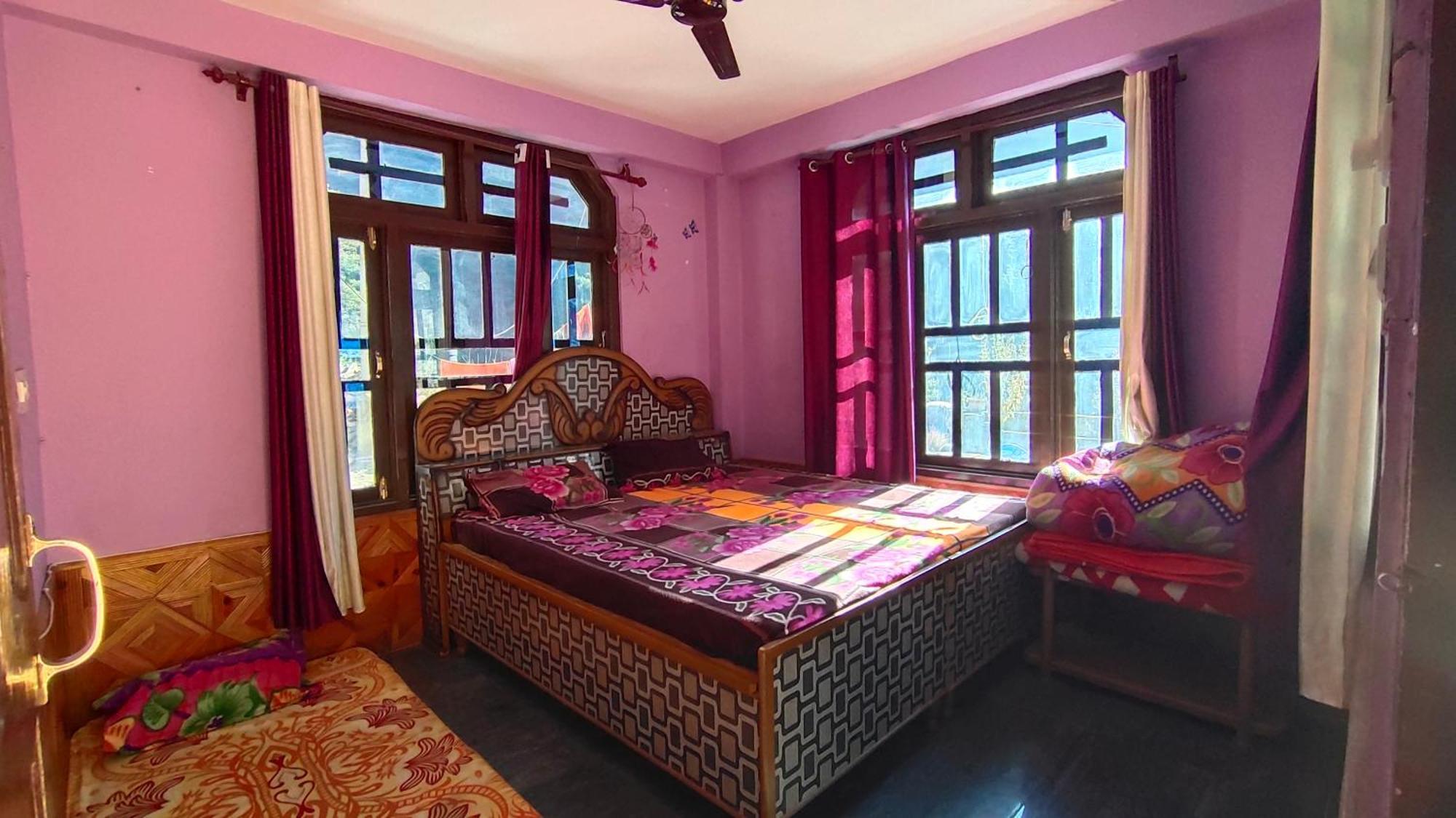 Snow View Guest House Kasol Camera foto
