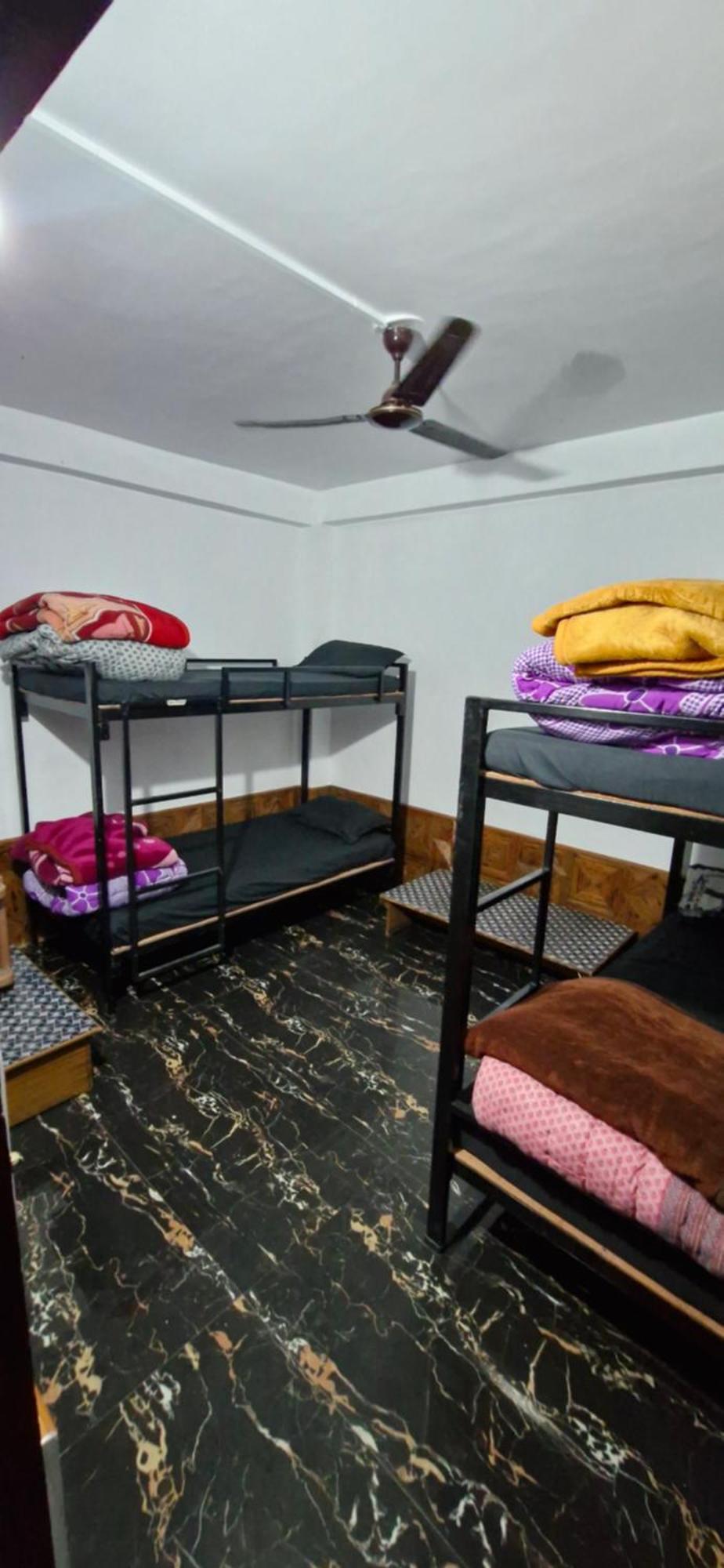 Snow View Guest House Kasol Esterno foto