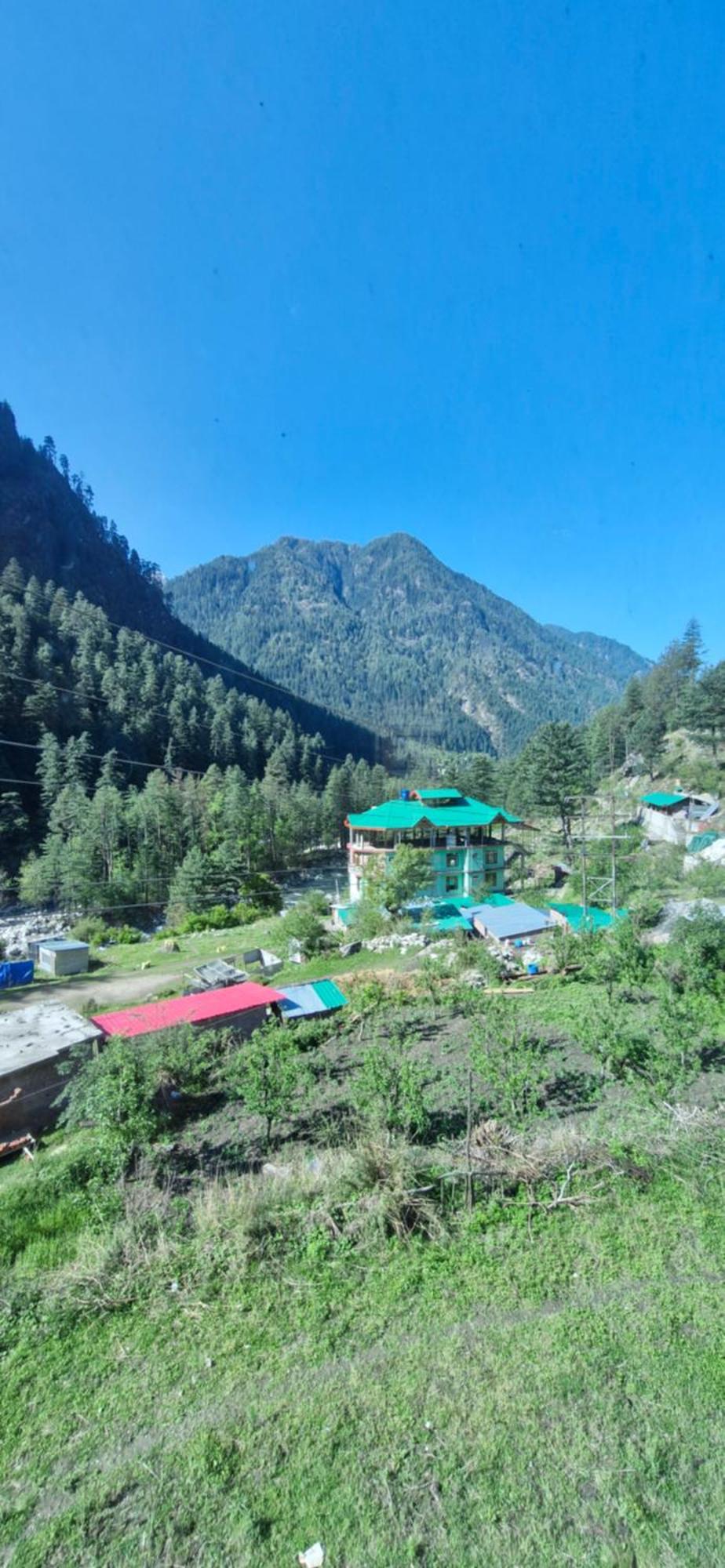 Snow View Guest House Kasol Esterno foto